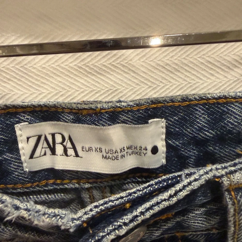 Zara Two-Tone Denim Mini Skirt with White Side Panels - Picture 2 of 3